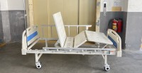 China economy hospital beds in 2 cranks